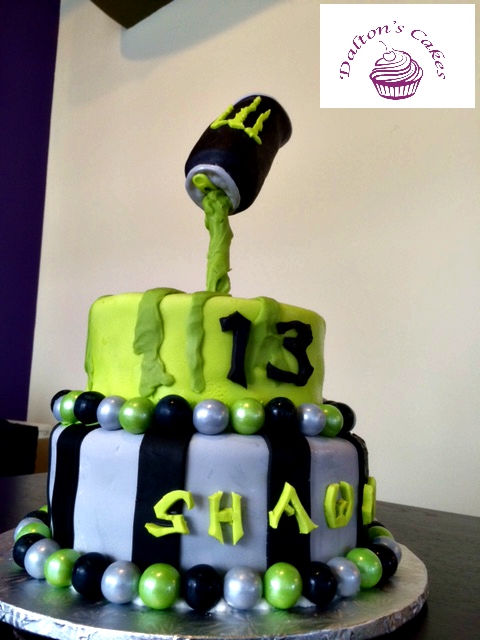monster energy poouring can cake